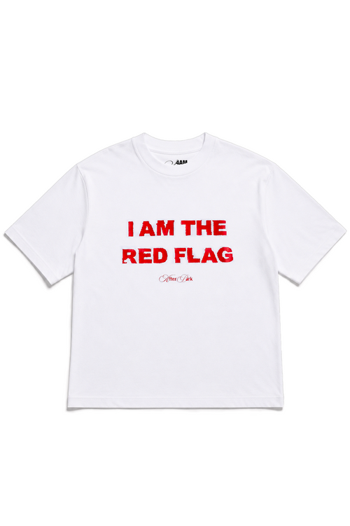 T-shirt oversize bianca I AM THE RED FLAG con stampa frontale rossa - 4AM Season